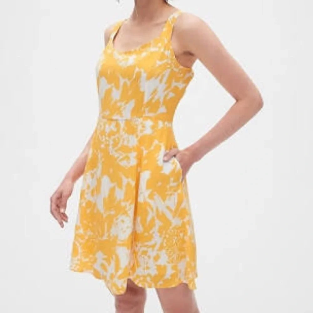 Gap Fit and Flare Floral Cami Dress